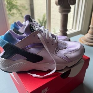 Nike Hurache women's 9